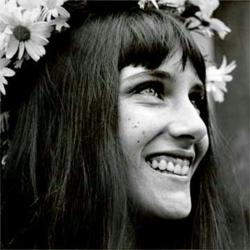 gI_74003_mimi_flowers in hair